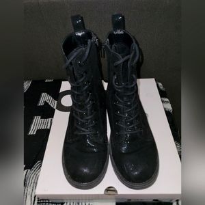 SO Reindeer Women's Combat Boots